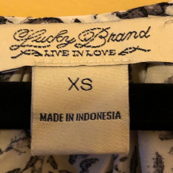 2/$15 Preloved Lucky Brand Shirt B13 - Picture 4 of 8